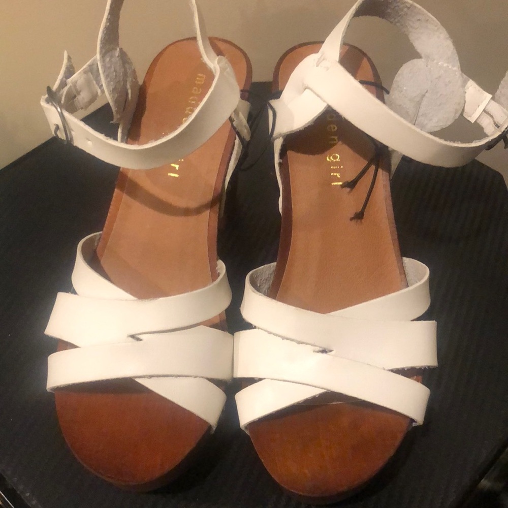 NEW! White Madden Girl white leather sandals.